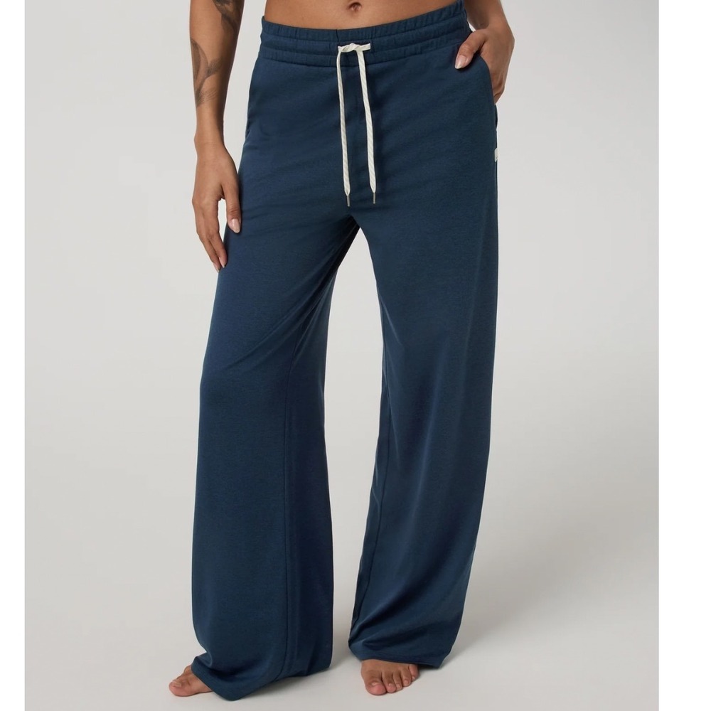 Vuori Halo Essential Wideleg Pant - Picture 2 of 10